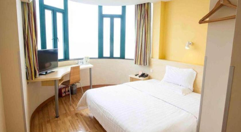 7 Days Inn Shanghai Minhang Dongchuan Road Jiaotong University Eksteriør bilde